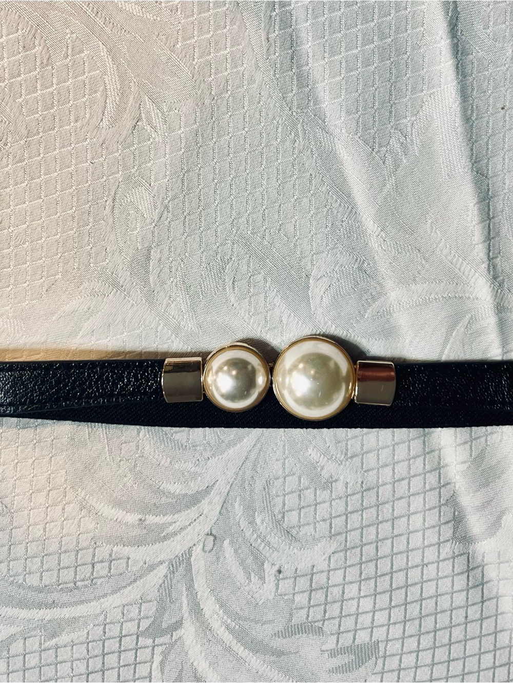 NWOT never worn, Black Skinny Stretch Belt w/ Faux Pearl Gold Tone Close 26”–44”